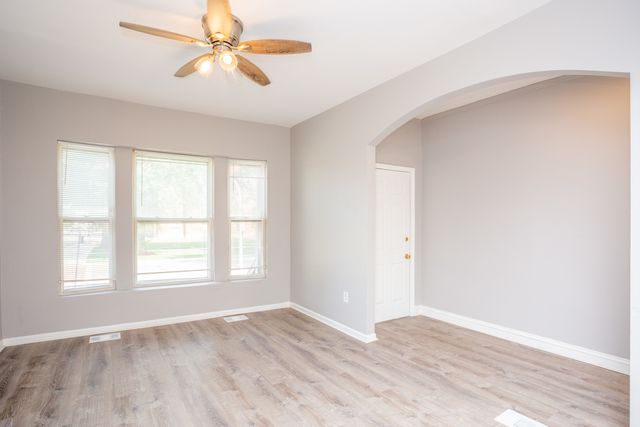 7100 S Prairie Avenue, Chicago, IL 60619