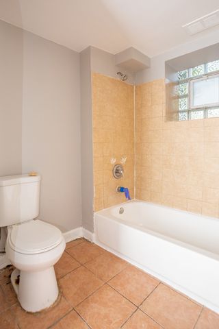 7100 S Prairie Avenue, Chicago, IL 60619