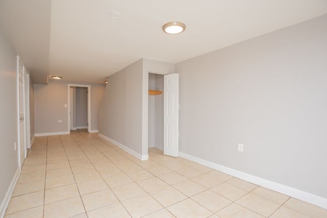 7100 S Prairie Avenue, Chicago, IL 60619