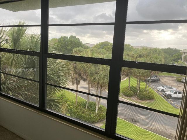 1701 Whitehall Drive 403, Davie, FL 33324