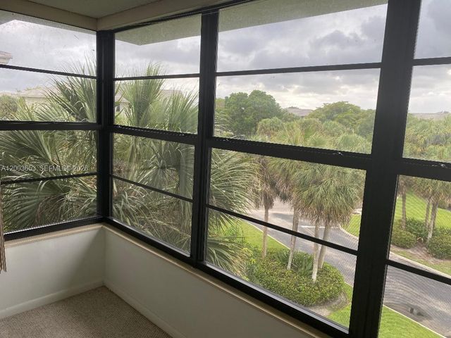 1701 Whitehall Drive 403, Davie, FL 33324