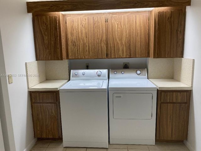 1701 Whitehall Drive 403, Davie, FL 33324