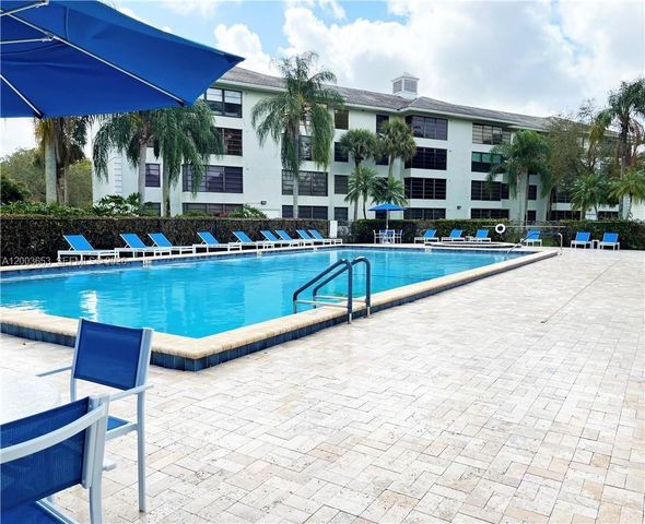 1701 Whitehall Drive 403, Davie, FL 33324