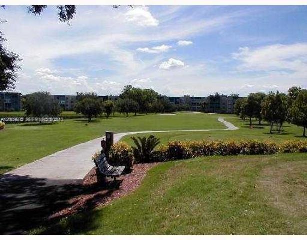 1701 Whitehall Drive 403, Davie, FL 33324