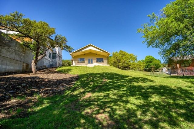 333 Sandy Mountain DR, Sunrise Beach, TX 78643