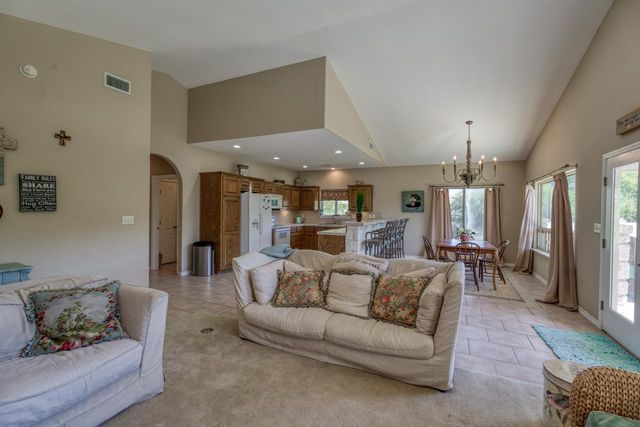 333 Sandy Mountain DR, Sunrise Beach, TX 78643