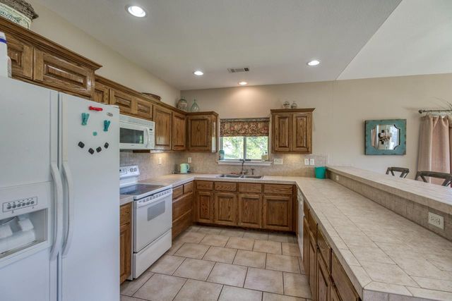 333 Sandy Mountain DR, Sunrise Beach, TX 78643