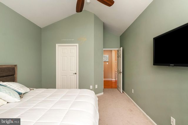 27 APPLEGATE DR, Florence, NJ 08518