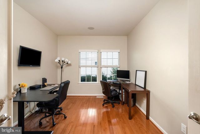 27 APPLEGATE DR, Florence, NJ 08518
