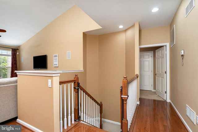 27 APPLEGATE DR, Florence, NJ 08518