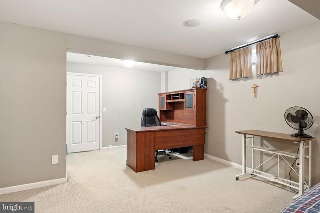 27 APPLEGATE DR, Florence, NJ 08518