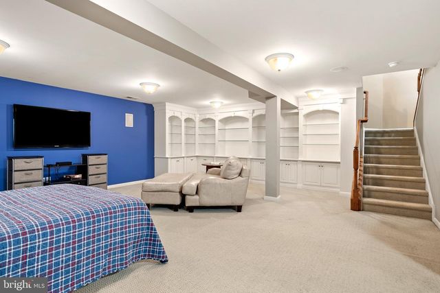 27 APPLEGATE DR, Florence, NJ 08518