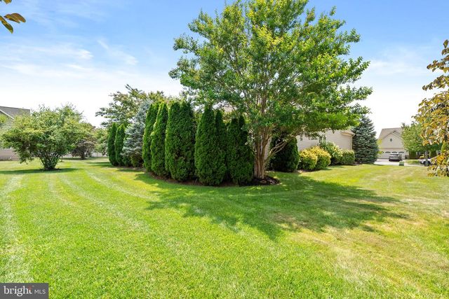27 APPLEGATE DR, Florence, NJ 08518