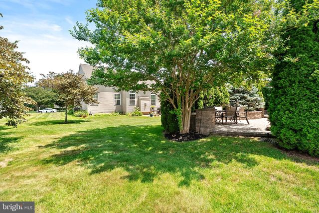 27 APPLEGATE DR, Florence, NJ 08518