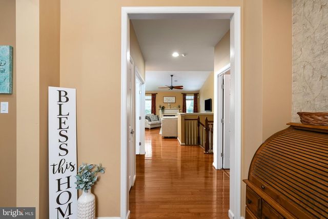 27 APPLEGATE DR, Florence, NJ 08518