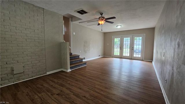 721 Colony Manor RD, Chesapeake, VA 23321