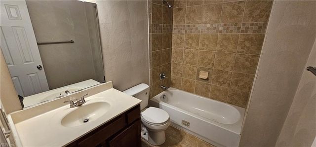721 Colony Manor RD, Chesapeake, VA 23321
