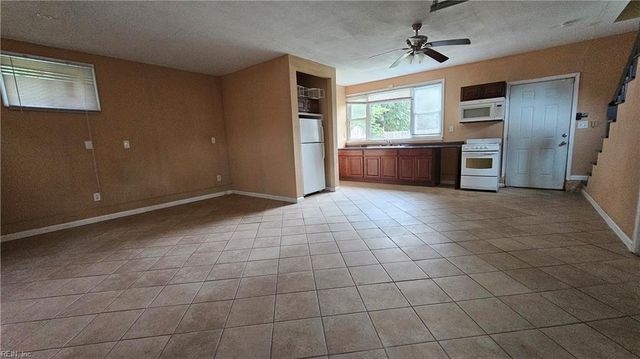 721 Colony Manor RD, Chesapeake, VA 23321