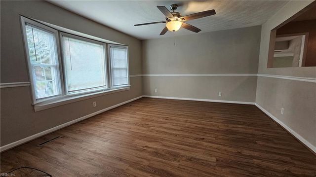 721 Colony Manor RD, Chesapeake, VA 23321