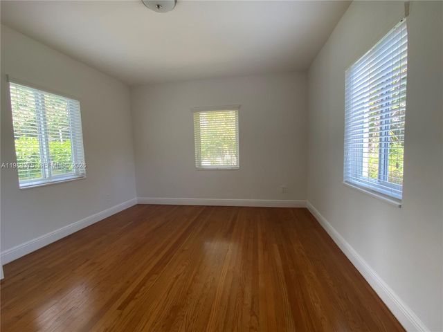 5767 SW 35th St, Miami, FL 33155