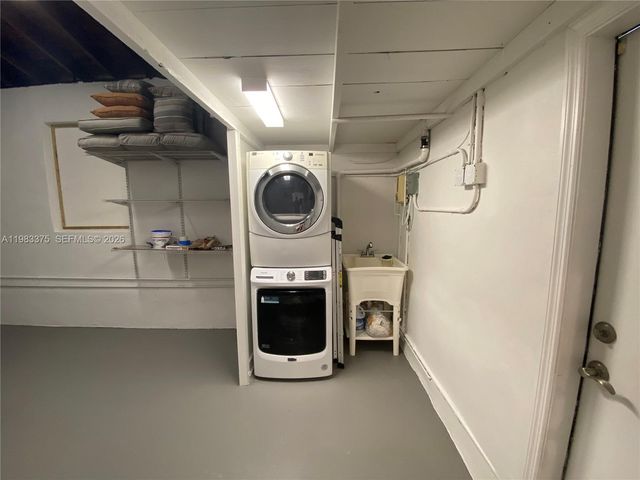 5767 SW 35th St, Miami, FL 33155