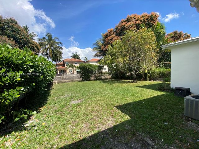5767 SW 35th St, Miami, FL 33155
