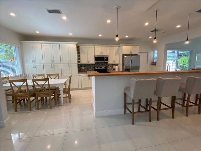 5767 SW 35th St, Miami, FL 33155