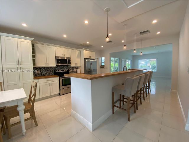 5767 SW 35th St, Miami, FL 33155