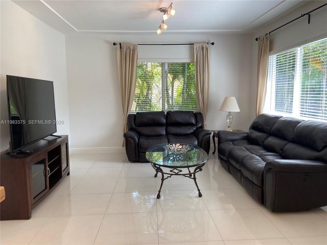 5767 SW 35th St, Miami, FL 33155