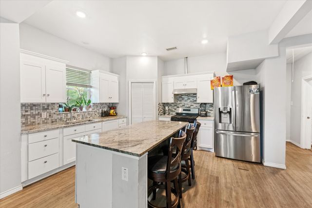 211 N Main Street, Crandall, TX 75114