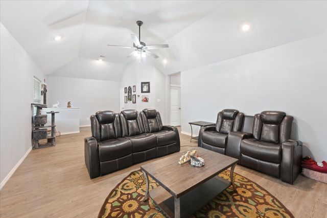 211 N Main Street, Crandall, TX 75114