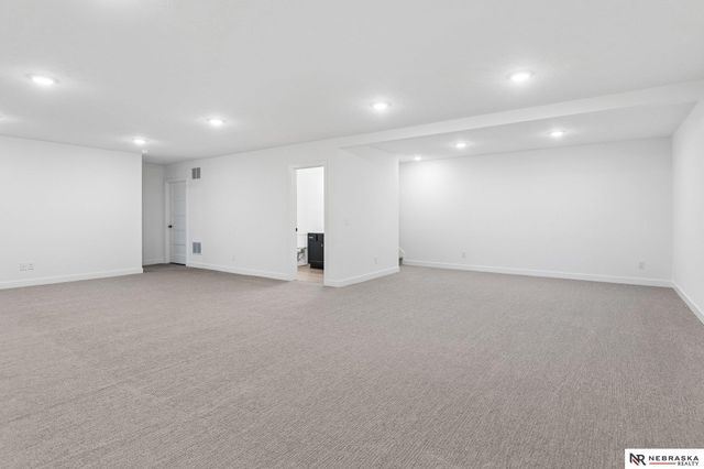 8706 Reed Street, Papillion, NE 68046