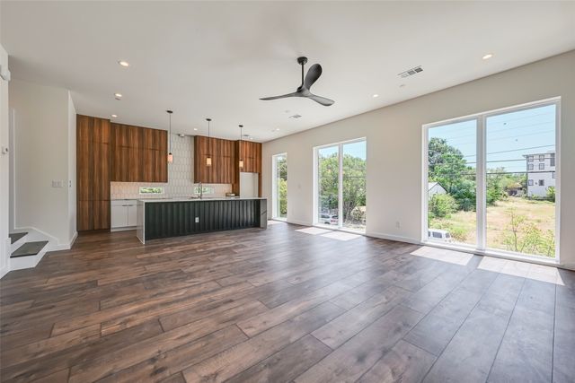 2247 Mail Avenue 102, Dallas, TX 75235