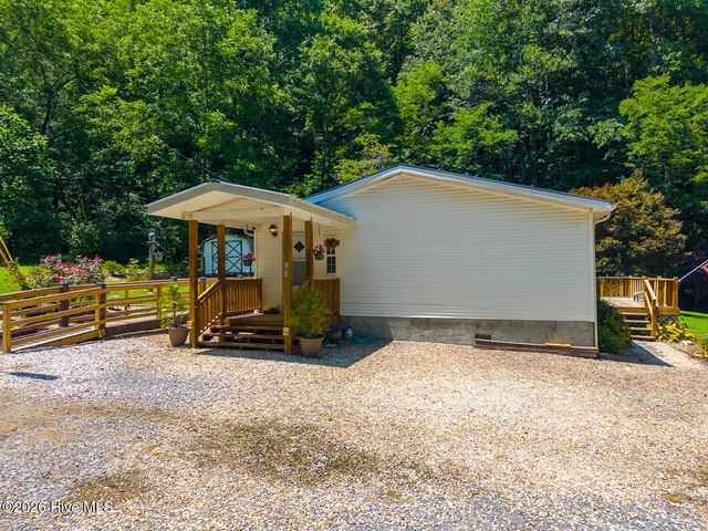 394 Anderson Road, Robbinsville, NC 28771