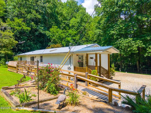 394 Anderson Road, Robbinsville, NC 28771