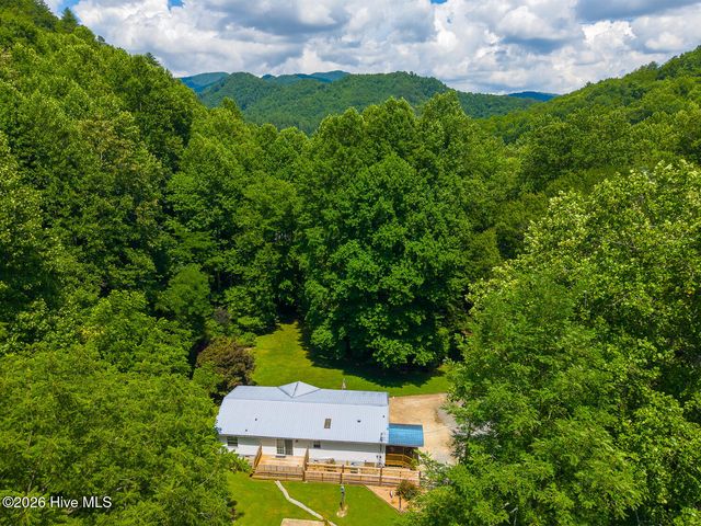 394 Anderson Road, Robbinsville, NC 28771