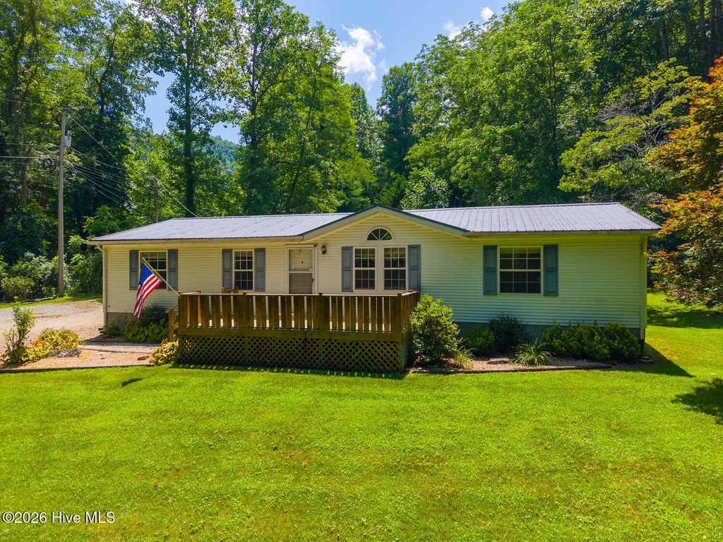 394 Anderson Road, Robbinsville, NC 28771