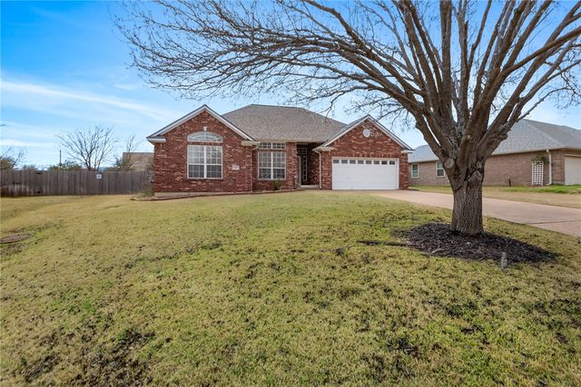 2312 South Pioneer Trail, Bryan, TX 77808