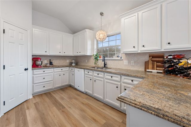 2312 South Pioneer Trail, Bryan, TX 77808