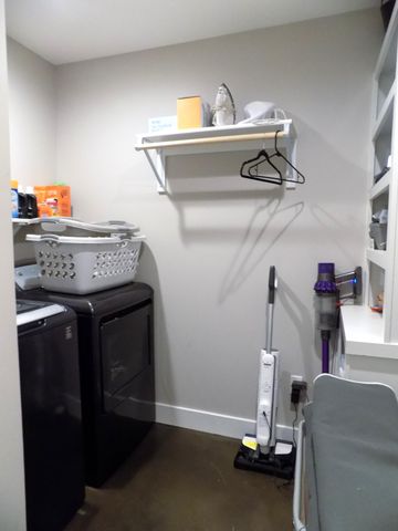 805 LOCKPORT DR, Centralia, MO 65240