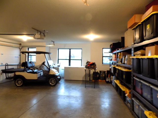 805 LOCKPORT DR, Centralia, MO 65240