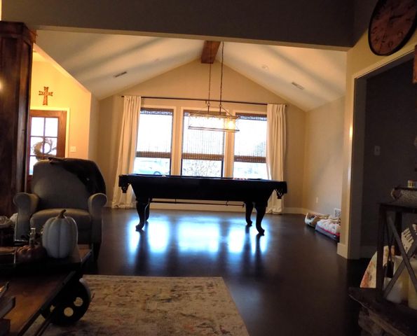 805 LOCKPORT DR, Centralia, MO 65240