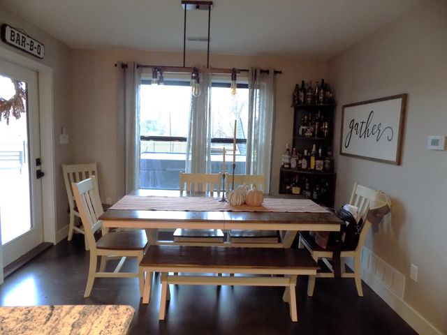 805 LOCKPORT DR, Centralia, MO 65240