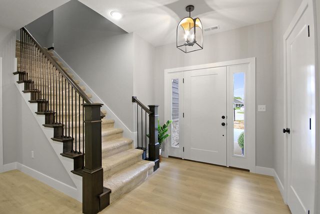 6176 PARTRIDGE CT, Columbia, MO 65202