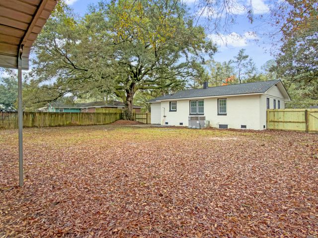 2632 Ridgewood Avenue, Charleston, SC 29414
