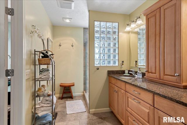 2612 Cedar Pond Drive, Springfield, IL 62702