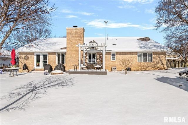 2612 Cedar Pond Drive, Springfield, IL 62702