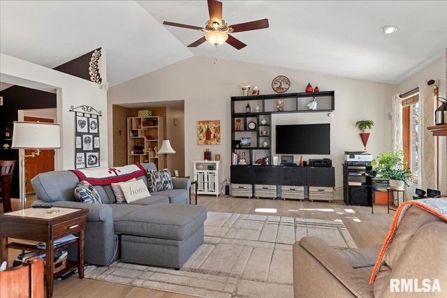 2612 Cedar Pond Drive, Springfield, IL 62702