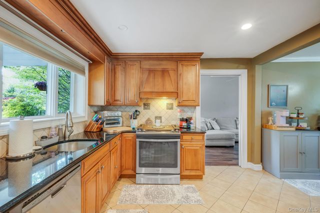 37 Marc Drive, Ridge, NY 11961