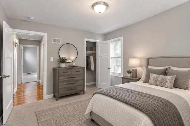 W63N399 Hillcrest AVENUE, Cedarburg, WI 53012
